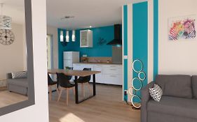 Lumineuse maison neuve, cosy,67m², 2 Chambres/6 couchages 1km Lac, 200m du bourg. Vue paisible, sur la nature